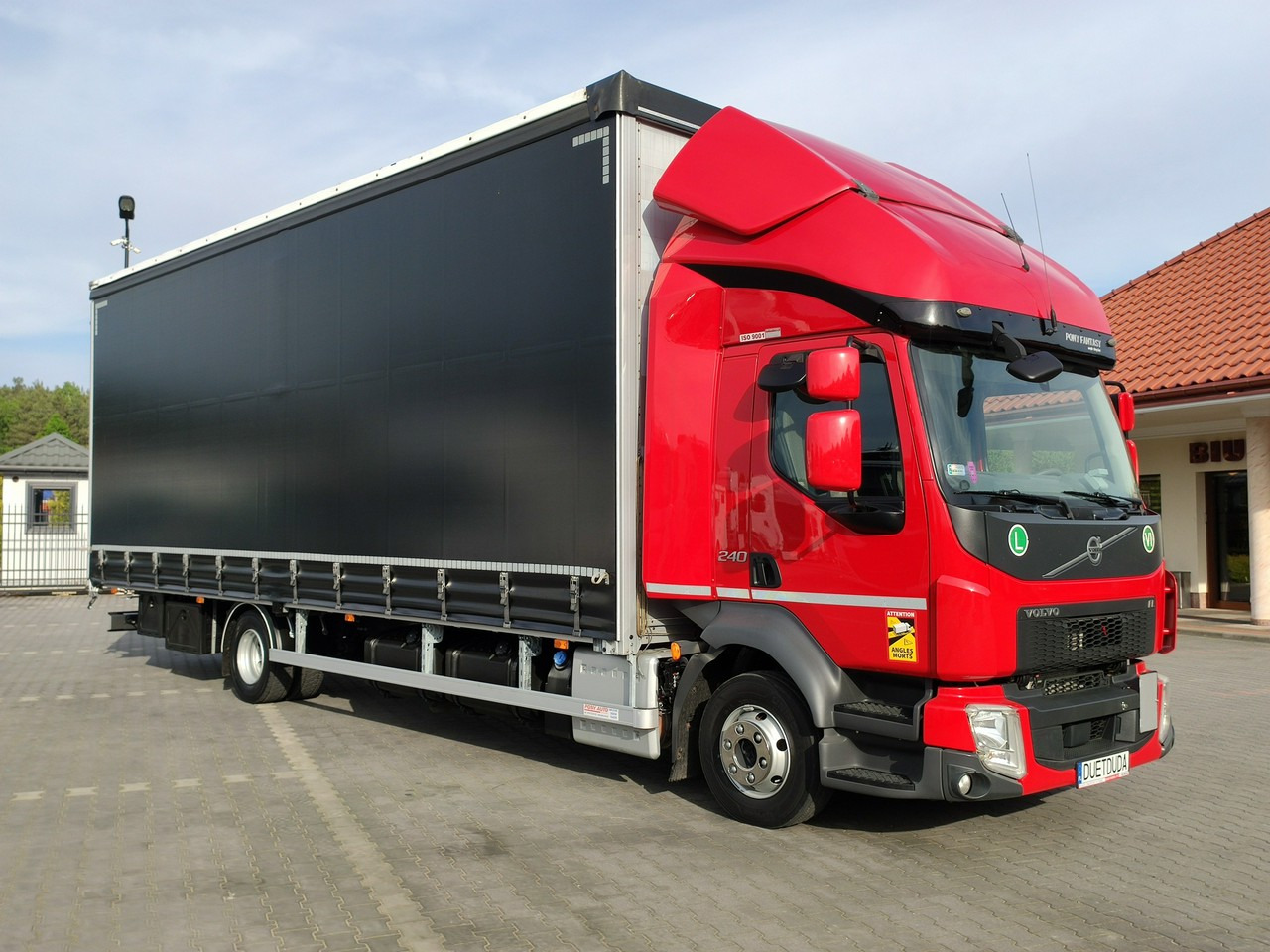 Volvo FL12.240 E6 Firana Tył Drzwi Dach Zsuwany Bogato Wyposażony !!! - Tovornjak s ponjavo: slika 5 Volvo FL12.240 E6 Firana Tył Drzwi Dach Zsuwany Bogato Wyposażony !!! - Tovornjak s ponjavo: slika 5