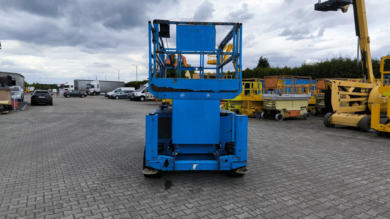 GENIE GS 4069 - Škarjasta dvižna ploščad: slika 2 GENIE GS 4069 - Škarjasta dvižna ploščad: slika 2