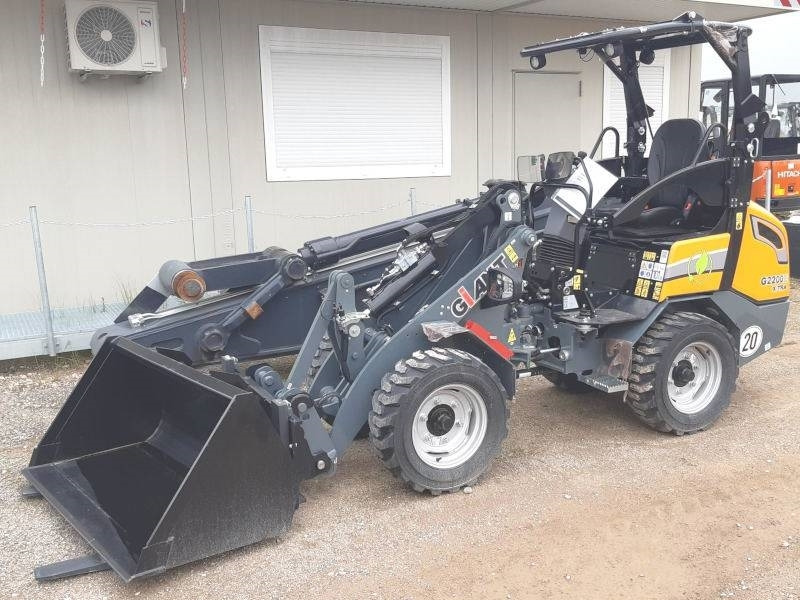 Giant G 2200 E X-Tra Elektro - Mini nakladalec: slika 2 Giant G 2200 E X-Tra Elektro - Mini nakladalec: slika 2