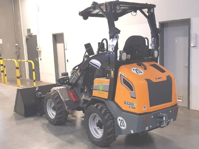 Giant G 2200 E X-Tra Elektro / electric - Mini nakladalec: slika 4 Giant G 2200 E X-Tra Elektro / electric - Mini nakladalec: slika 4
