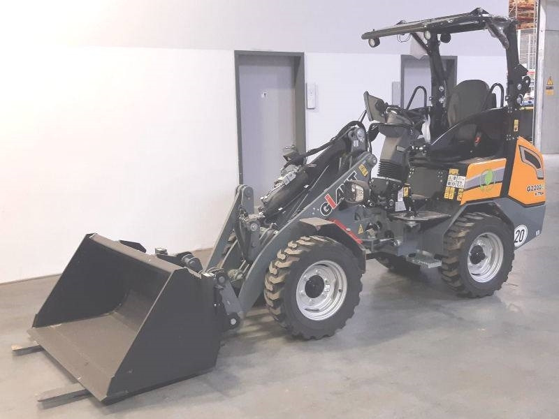 Giant G 2200 E X-Tra Elektro / electric - Mini nakladalec: slika 2 Giant G 2200 E X-Tra Elektro / electric - Mini nakladalec: slika 2