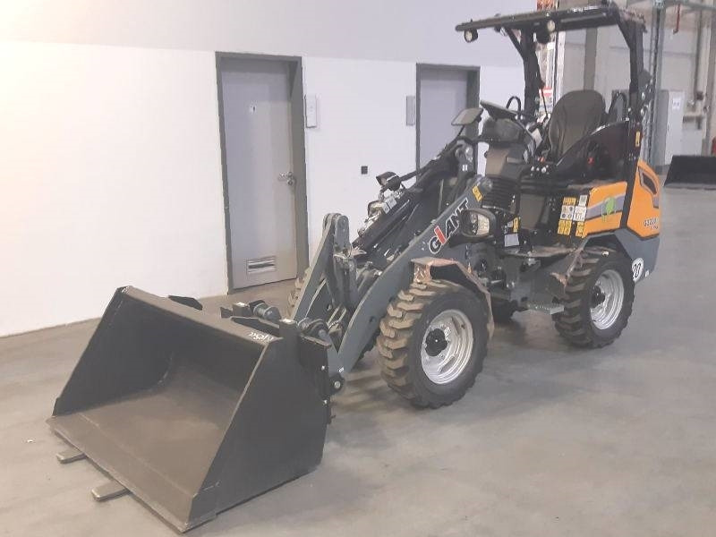 Giant G 2200 E X-Tra Elektro / electric - Mini nakladalec: slika 2 Giant G 2200 E X-Tra Elektro / electric - Mini nakladalec: slika 2