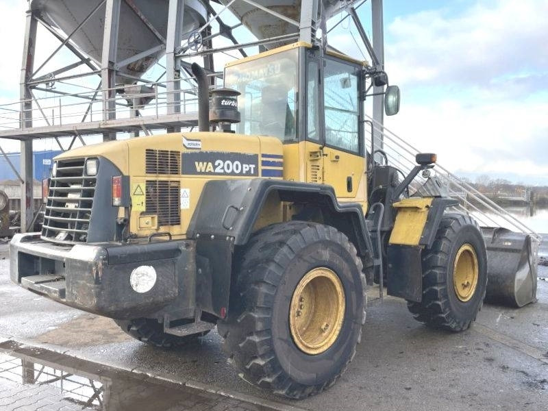 Komatsu WA 200 PT-5 - Kolesni nakladalec: slika 4 Komatsu WA 200 PT-5 - Kolesni nakladalec: slika 4