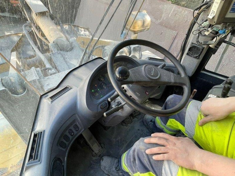 Komatsu WA 500-6 - Kolesni nakladalec: slika 5 Komatsu WA 500-6 - Kolesni nakladalec: slika 5