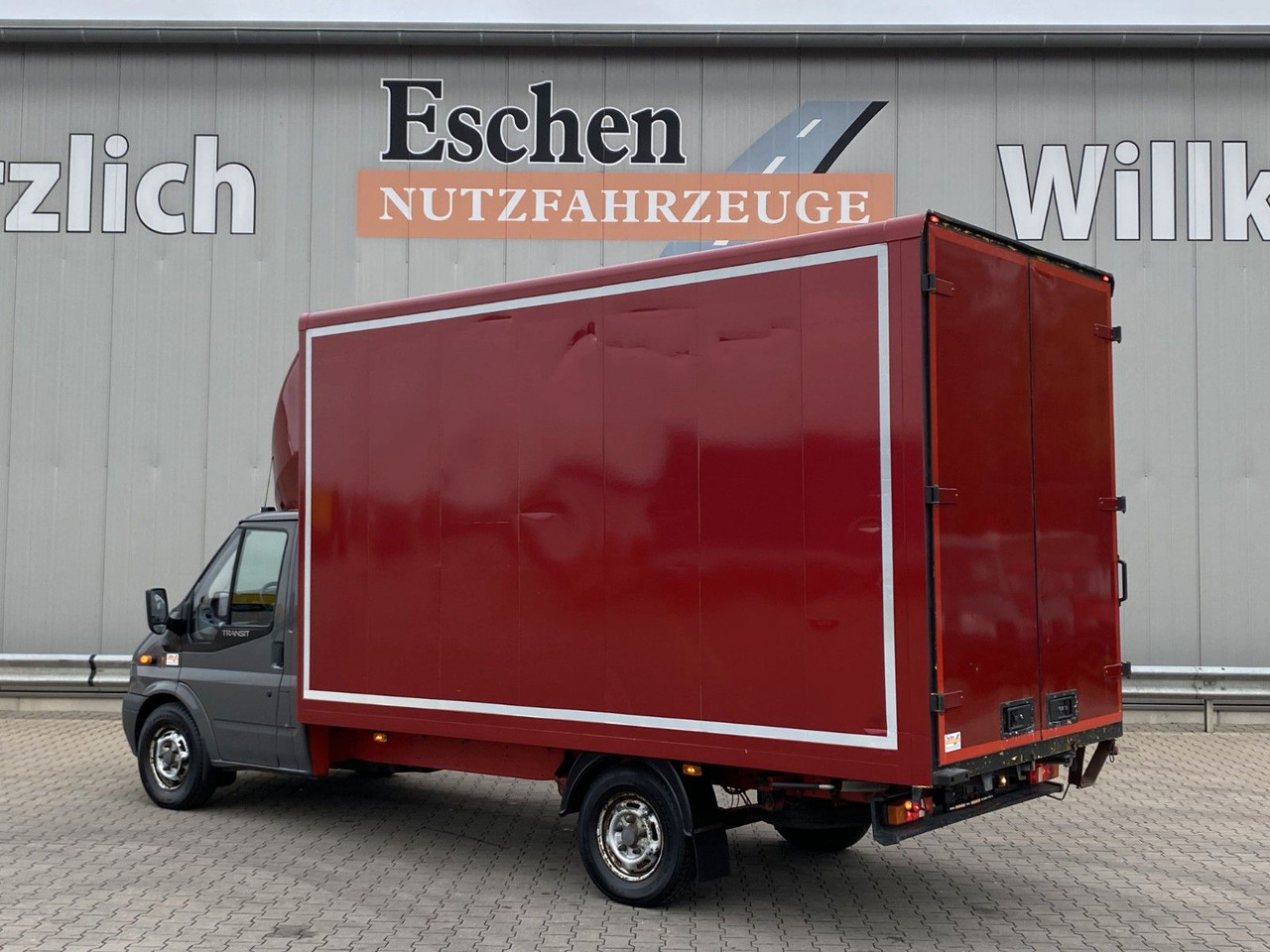 Ford Transit 140 T 350 Möbelkoffer| 3xSitze*ABS*ESP - Dostavno vozilo z zabojnikom: slika 3 Ford Transit 140 T 350 Möbelkoffer| 3xSitze*ABS*ESP - Dostavno vozilo z zabojnikom: slika 3