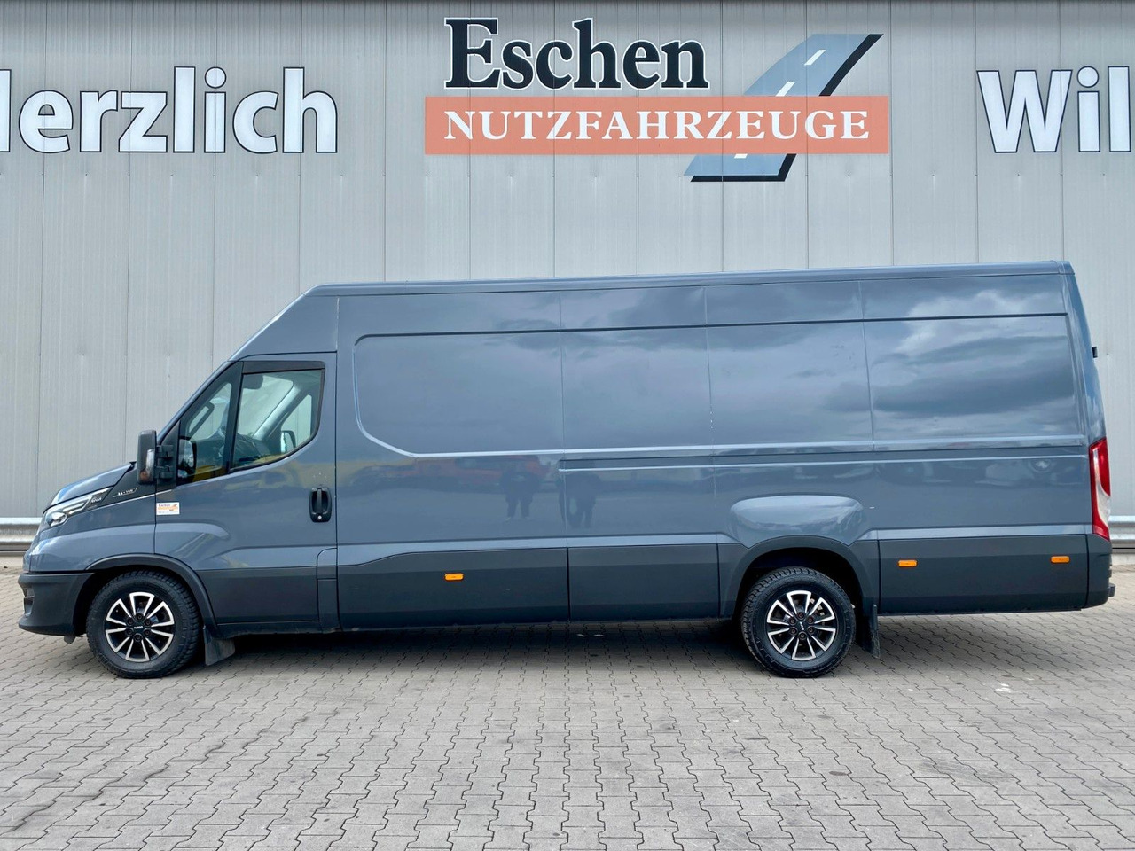 Iveco 35 S 16 Daily | Schiebetür*Kamera*Navi*AC*1.Hand - Furgon: slika 2 Iveco 35 S 16 Daily | Schiebetür*Kamera*Navi*AC*1.Hand - Furgon: slika 2