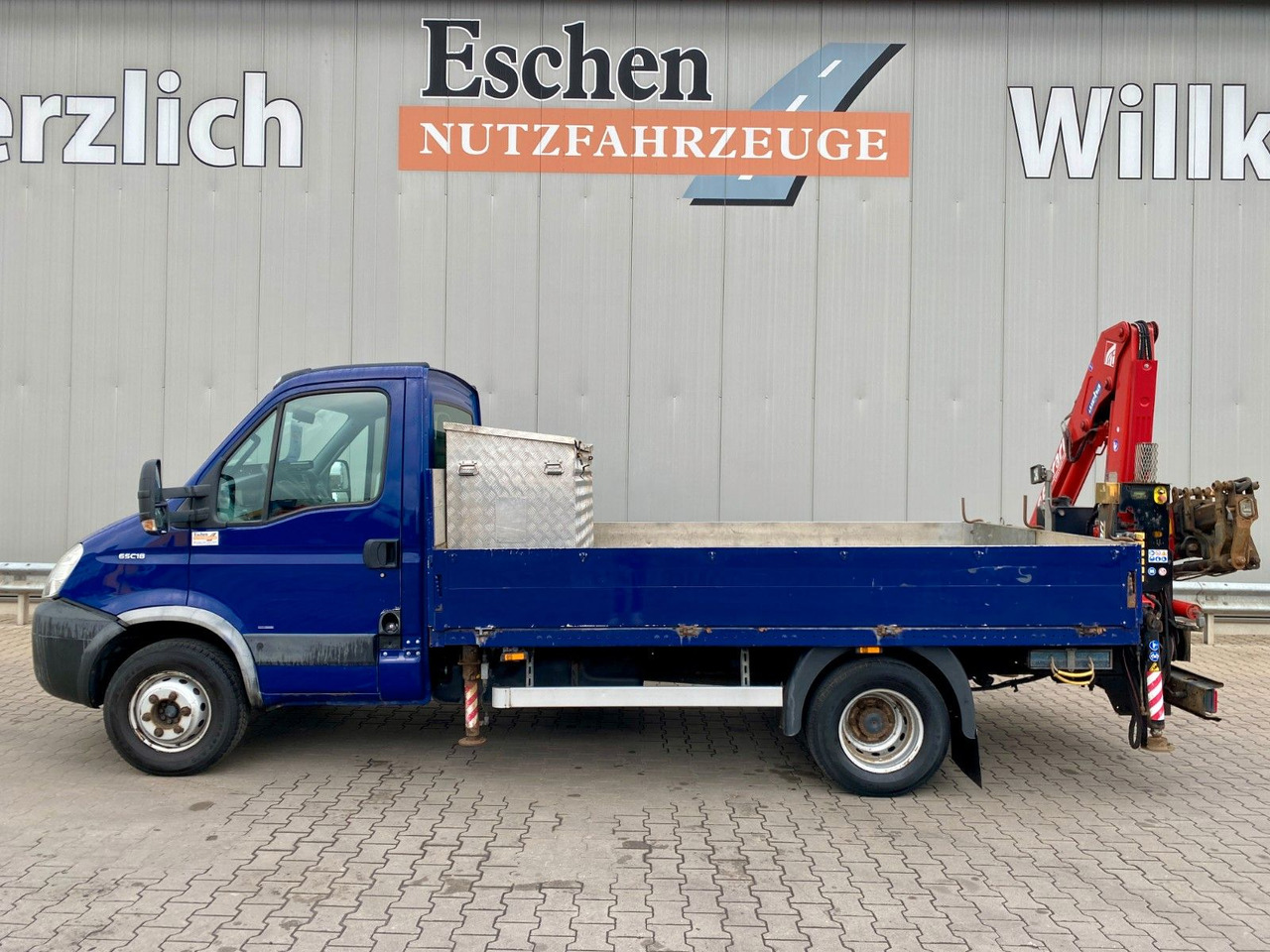 Iveco 65 C18 | Ferrari F541R A4 Kran*FUNK*3x Sitze*AHK Iveco 65 C18 | Ferrari F541R A4 Kran*FUNK*3x Sitze*AHK - Dostavno vozilo s kesonom: slika 3 Iveco 65 C18 | Ferrari F541R A4 Kran*FUNK*3x Sitze*AHK Iveco 65 C18 | Ferrari F541R A4 Kran*FUNK*3x Sitze*AHK - Dostavno vozilo s kesonom: slika 3