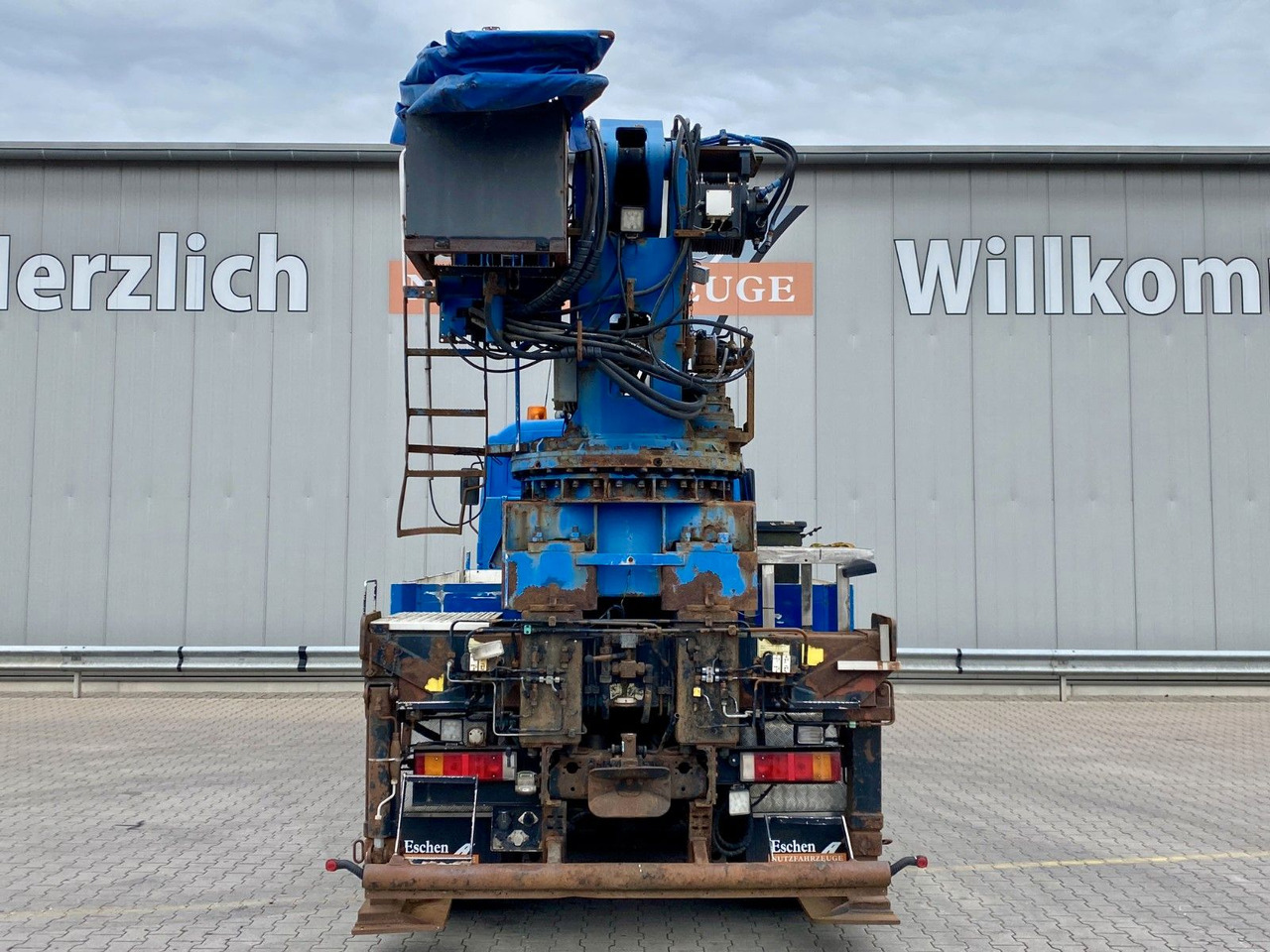 MAN 27.464 6x4 | MKG HMK 350a 2L*FUNK*Retarder*AHK - Tovornjak z dvigalom: slika 4 MAN 27.464 6x4 | MKG HMK 350a 2L*FUNK*Retarder*AHK - Tovornjak z dvigalom: slika 4
