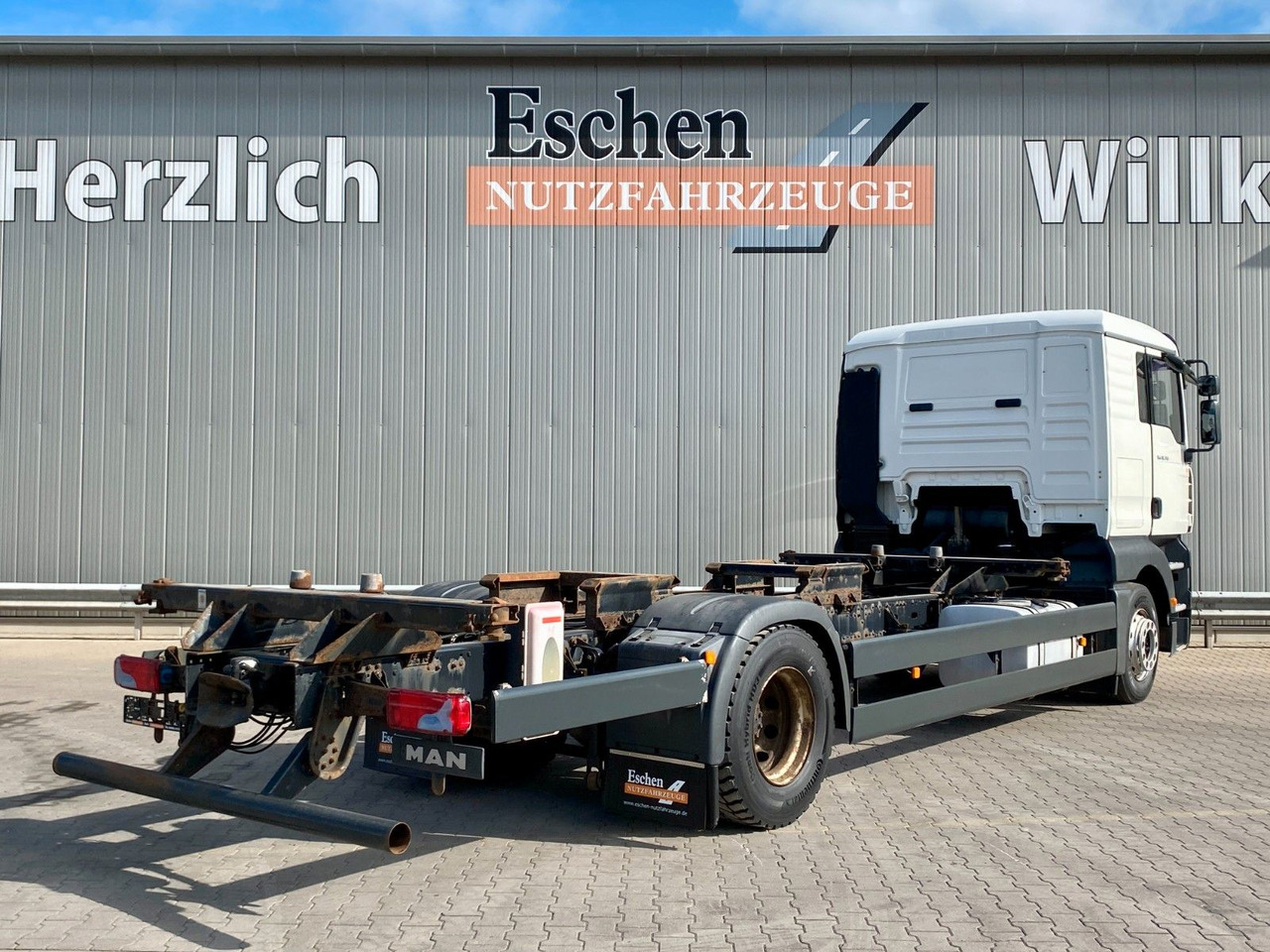 MAN TGA 18.350 LL Fahrschule*Driving school*5 Sitze MAN TGA 18.350 LL Fahrschule*Driving school*5 Sitze - Tovornjak s kesonom: slika 5 MAN TGA 18.350 LL Fahrschule*Driving school*5 Sitze MAN TGA 18.350 LL Fahrschule*Driving school*5 Sitze - Tovornjak s kesonom: slika 5
