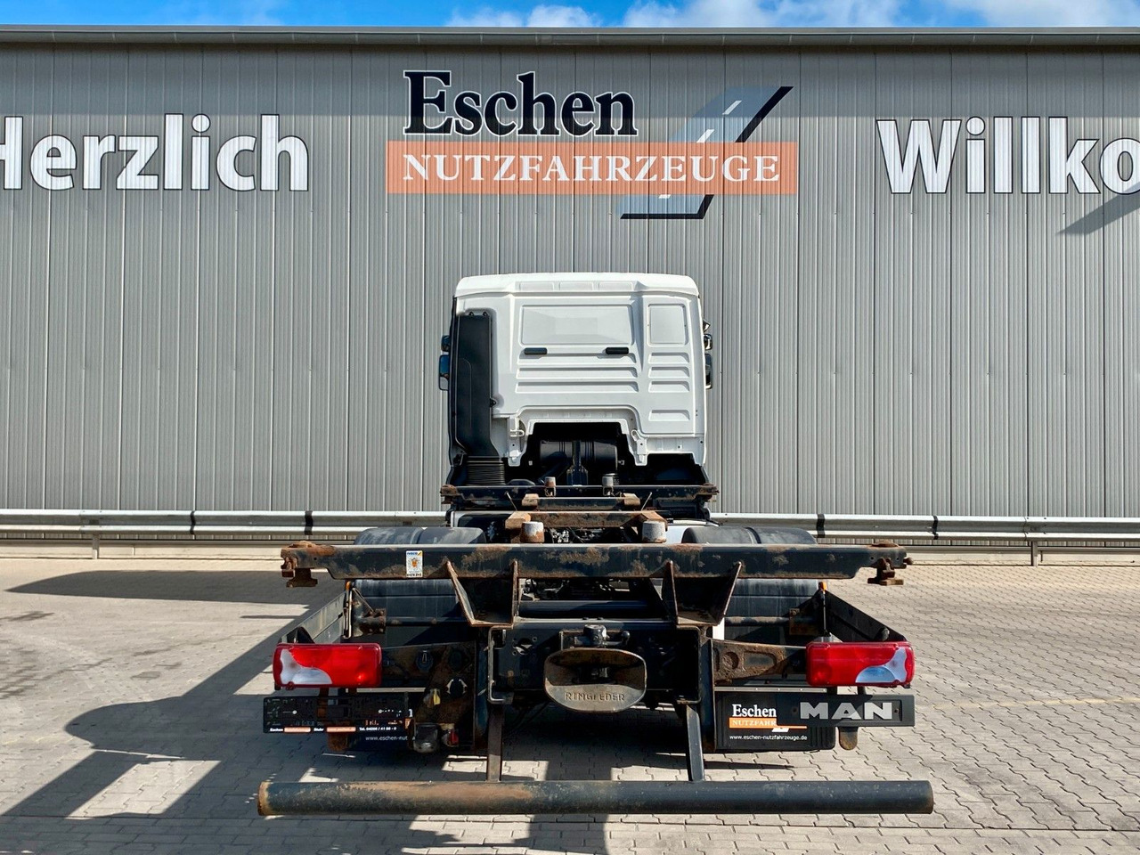MAN TGA 18.350 LL Fahrschule*Driving school*5 Sitze MAN TGA 18.350 LL Fahrschule*Driving school*5 Sitze - Tovornjak s kesonom: slika 4 MAN TGA 18.350 LL Fahrschule*Driving school*5 Sitze MAN TGA 18.350 LL Fahrschule*Driving school*5 Sitze - Tovornjak s kesonom: slika 4