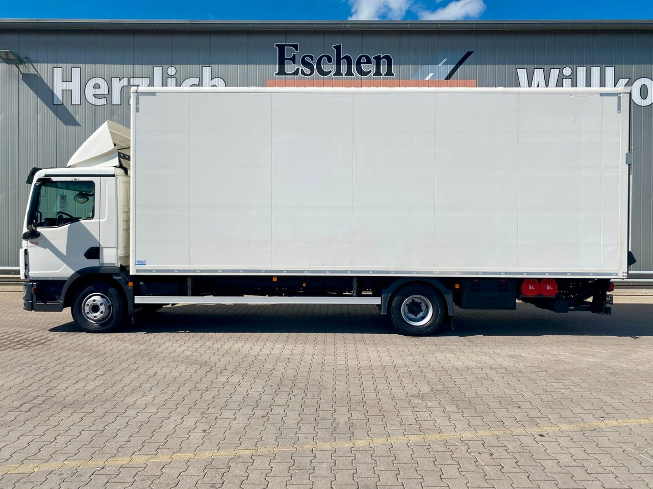 MAN TGL 12.220 Automatik*LBW*HU+BremseNEU*Navi*Kamer - Tovornjak zabojnik: slika 2 MAN TGL 12.220 Automatik*LBW*HU+BremseNEU*Navi*Kamer - Tovornjak zabojnik: slika 2