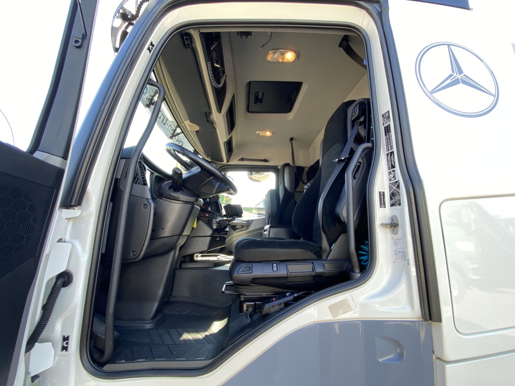 Tovornjak cisterna Mercedes-Benz 1848 Antos: slika 20