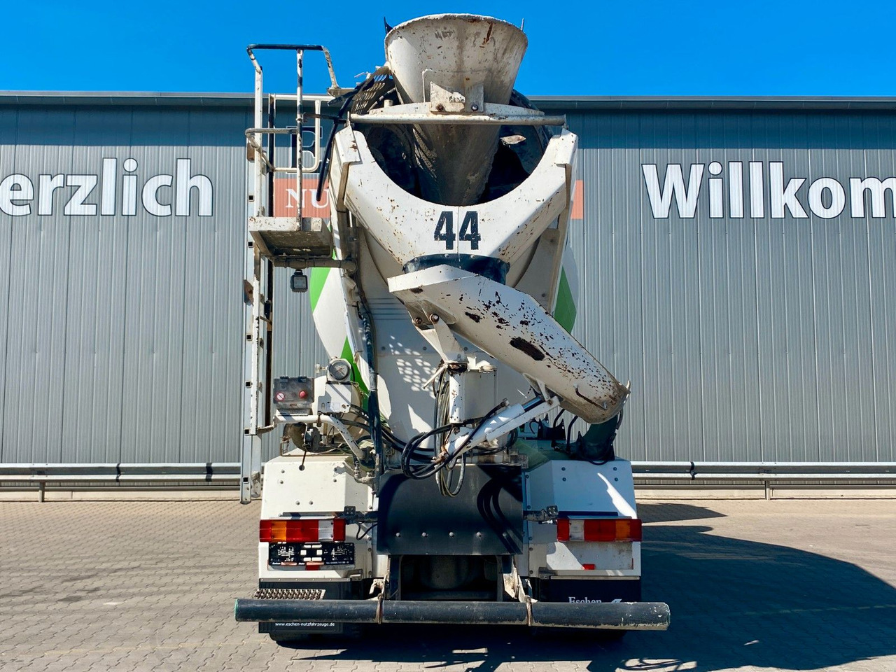 Mercedes-Benz 3240 Arocs 8x4| 9m³ Stetter*Navi*Klima*ASR*Blatt - Avtomešalec: slika 4 Mercedes-Benz 3240 Arocs 8x4| 9m³ Stetter*Navi*Klima*ASR*Blatt - Avtomešalec: slika 4