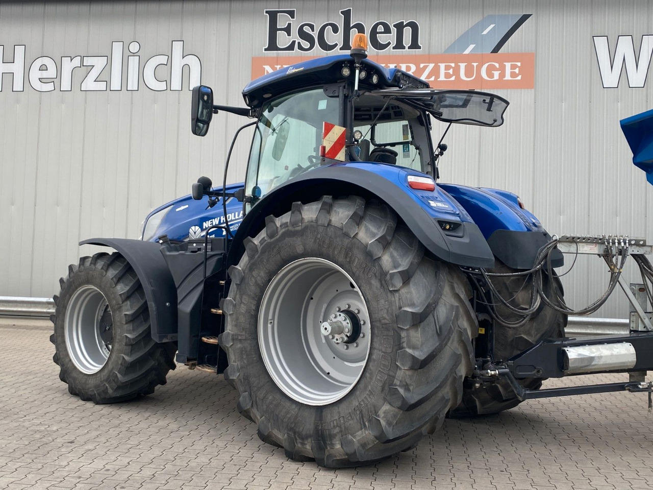 New Holland T7.315 AC 4x4 | Fronthydraulik*LoadSensing*Klima - Traktor: slika 4 New Holland T7.315 AC 4x4 | Fronthydraulik*LoadSensing*Klima - Traktor: slika 4
