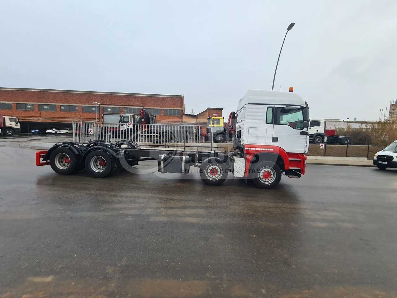 Camión MAN TGA 35.390 de ocasión + F800BXP.26 - Tovornjak-šasija: slika 4 Camión MAN TGA 35.390 de ocasión + F800BXP.26 - Tovornjak-šasija: slika 4