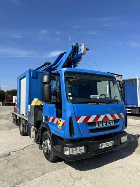 Iveco Eurocargo 100E18 - Dvižna ploščad montirana na tovornjak: slika 1 Iveco Eurocargo 100E18 - Dvižna ploščad montirana na tovornjak: slika 1