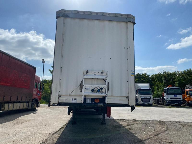 Krone - Polprikolica s ponjavo: slika 5 Krone - Polprikolica s ponjavo: slika 5