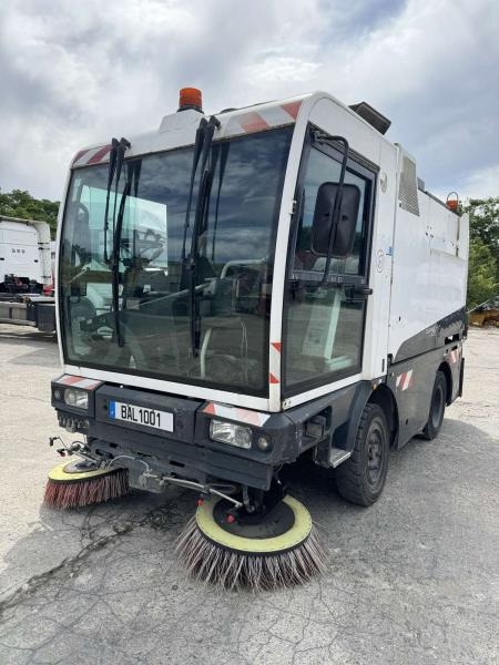 Schmidt Clingo 400 - Vozilo za pometanje: slika 1 Schmidt Clingo 400 - Vozilo za pometanje: slika 1