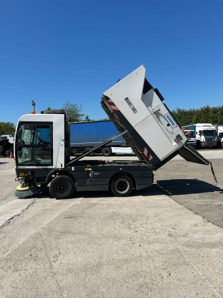Schmidt Clingo 500 Compact 400 - Vozilo za pometanje: slika 2 Schmidt Clingo 500 Compact 400 - Vozilo za pometanje: slika 2