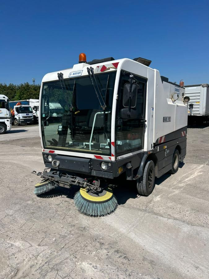 Schmidt Clingo 500 Compact 400 - Vozilo za pometanje: slika 1 Schmidt Clingo 500 Compact 400 - Vozilo za pometanje: slika 1