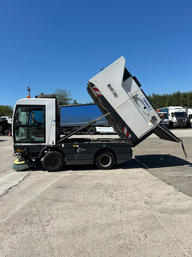 Schmidt Clingo 500 Compact 400 - Vozilo za pometanje: slika 2 Schmidt Clingo 500 Compact 400 - Vozilo za pometanje: slika 2