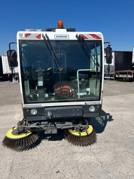 Schmidt Clingo 500 Compact 400 - Vozilo za pometanje: slika 2 Schmidt Clingo 500 Compact 400 - Vozilo za pometanje: slika 2