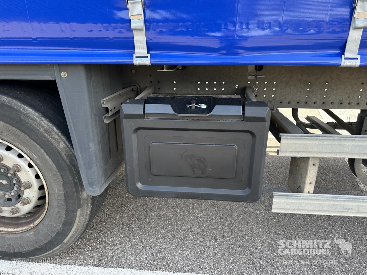 SCHMITZ Curtainsider Standard Taillift - Polprikolica s ponjavo: slika 4 SCHMITZ Curtainsider Standard Taillift - Polprikolica s ponjavo: slika 4