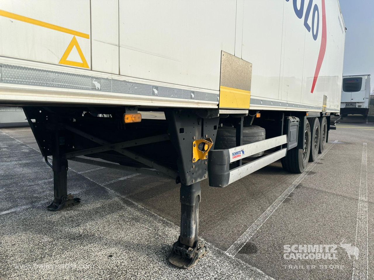 SCHMITZ Reefer Standard - Izotermična polprikolica: slika 2 SCHMITZ Reefer Standard - Izotermična polprikolica: slika 2