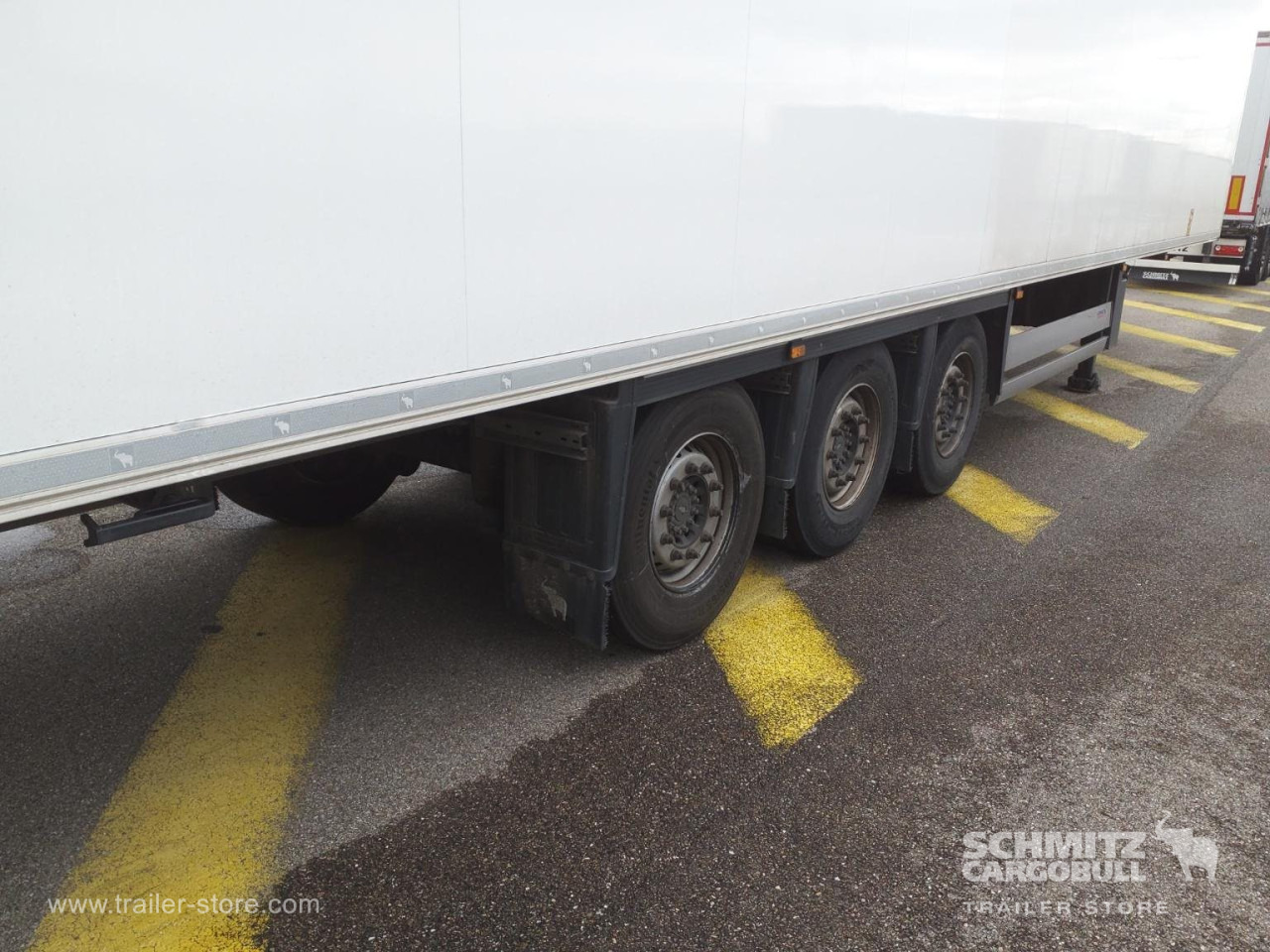 SCHMITZ Reefer Standard - Izotermična polprikolica: slika 2 SCHMITZ Reefer Standard - Izotermična polprikolica: slika 2