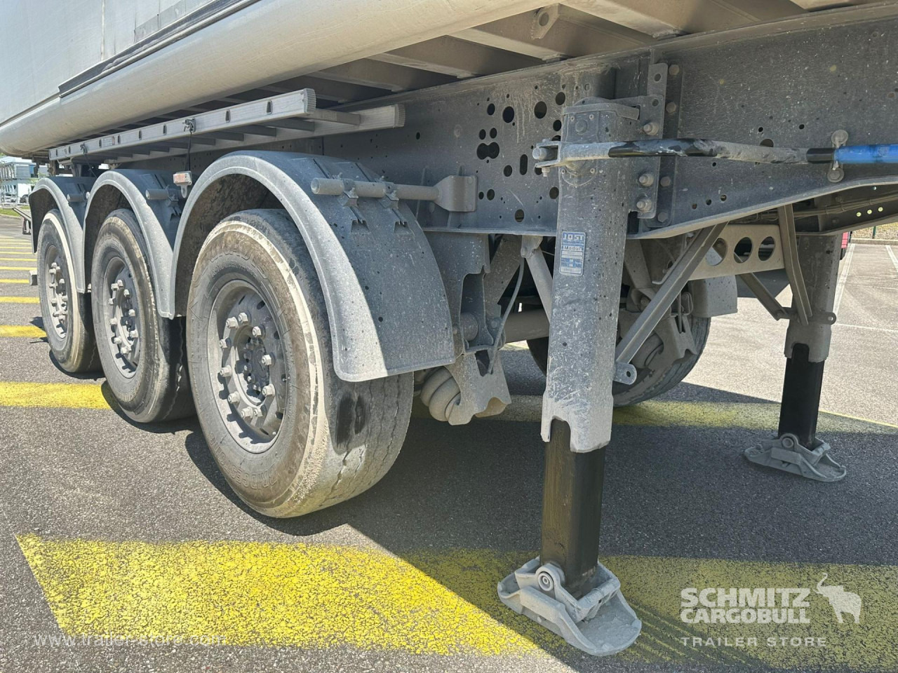 SCHMITZ Tipper Alu-square sided body 27m³ - Kiper polprikolica: slika 2 SCHMITZ Tipper Alu-square sided body 27m³ - Kiper polprikolica: slika 2