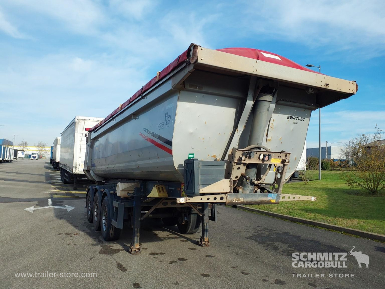 SCHMITZ Tipper Steel half pipe body 25m³ - Kiper polprikolica: slika 1 SCHMITZ Tipper Steel half pipe body 25m³ - Kiper polprikolica: slika 1