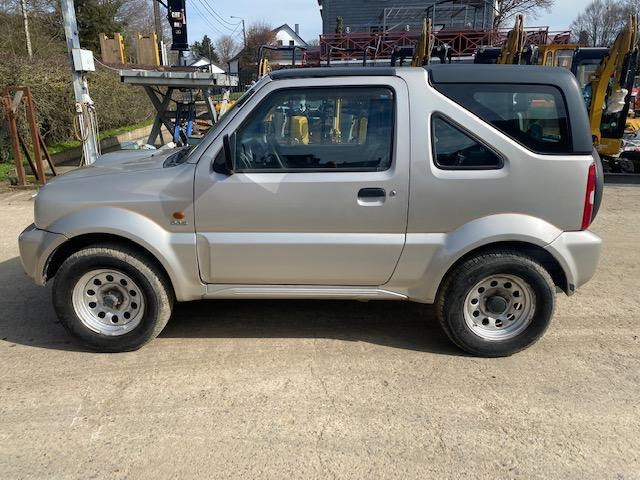 Avtomobil Suzuki Jimny: slika 19