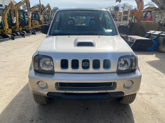 Avtomobil Suzuki Jimny: slika 17
