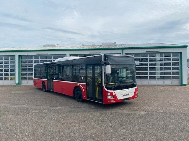 MAN A 21 Lions City KLIMA EURO 6 ZF EcoLife 2x - Mestni avtobus: slika 1 MAN A 21 Lions City KLIMA EURO 6 ZF EcoLife 2x - Mestni avtobus: slika 1