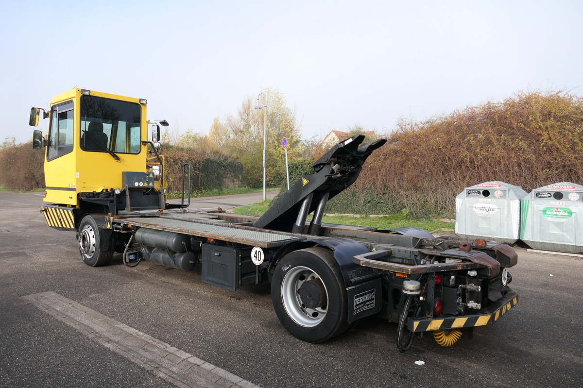 BC 182 Kamag Wiesel WBH 25 Umsetzfahrzeug - Kontejnerski tovornjak/ Tovornjak z zamenljivim tovoriščem: slika 1 BC 182 Kamag Wiesel WBH 25 Umsetzfahrzeug - Kontejnerski tovornjak/ Tovornjak z zamenljivim tovoriščem: slika 1