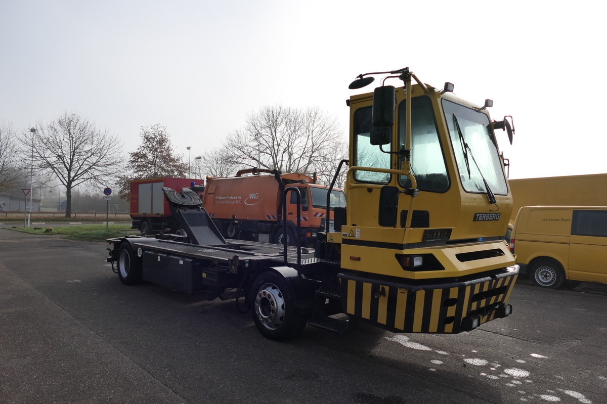 BC 182 Kamag Wiesel WBH 25 Umsetzfahrzeug - Kontejnerski tovornjak/ Tovornjak z zamenljivim tovoriščem: slika 4 BC 182 Kamag Wiesel WBH 25 Umsetzfahrzeug - Kontejnerski tovornjak/ Tovornjak z zamenljivim tovoriščem: slika 4