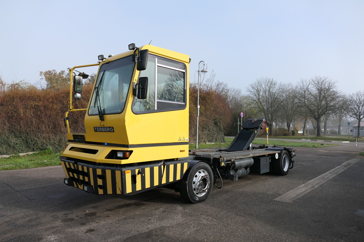 BC 182 Kamag Wiesel WBH 25 Umsetzfahrzeug - Kontejnerski tovornjak/ Tovornjak z zamenljivim tovoriščem: slika 3 BC 182 Kamag Wiesel WBH 25 Umsetzfahrzeug - Kontejnerski tovornjak/ Tovornjak z zamenljivim tovoriščem: slika 3