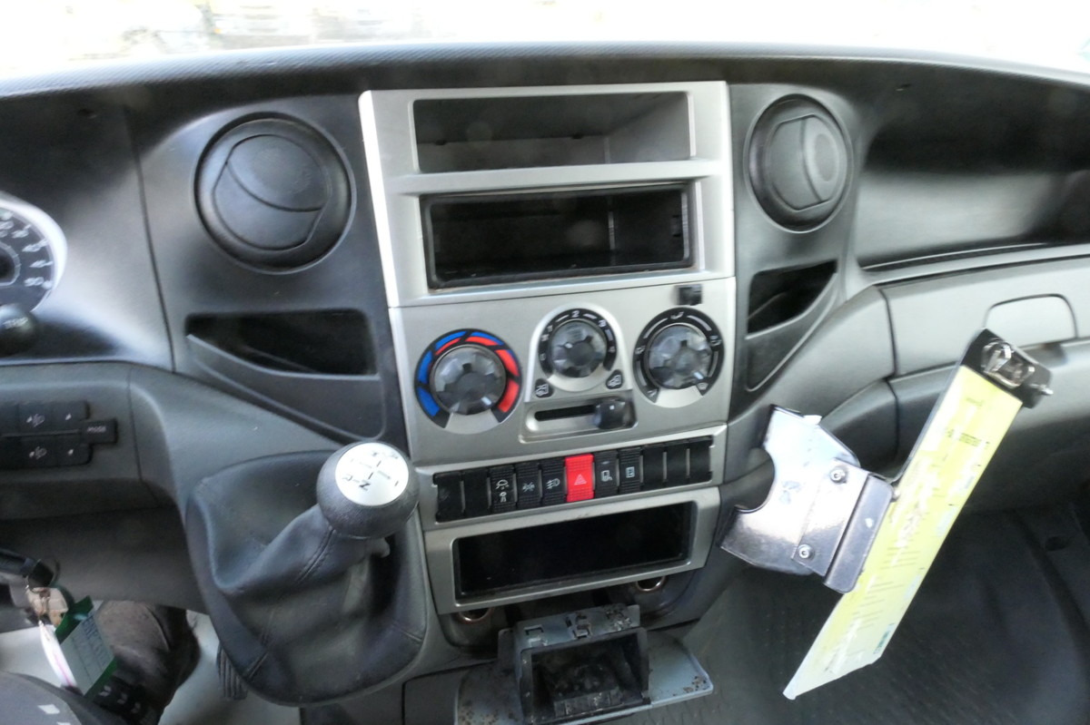 Dostavno vozilo z zabojnikom IVECO Daily 35 S11 C30C AUTOMATIK KAMERA MAXI Regale D: slika 9