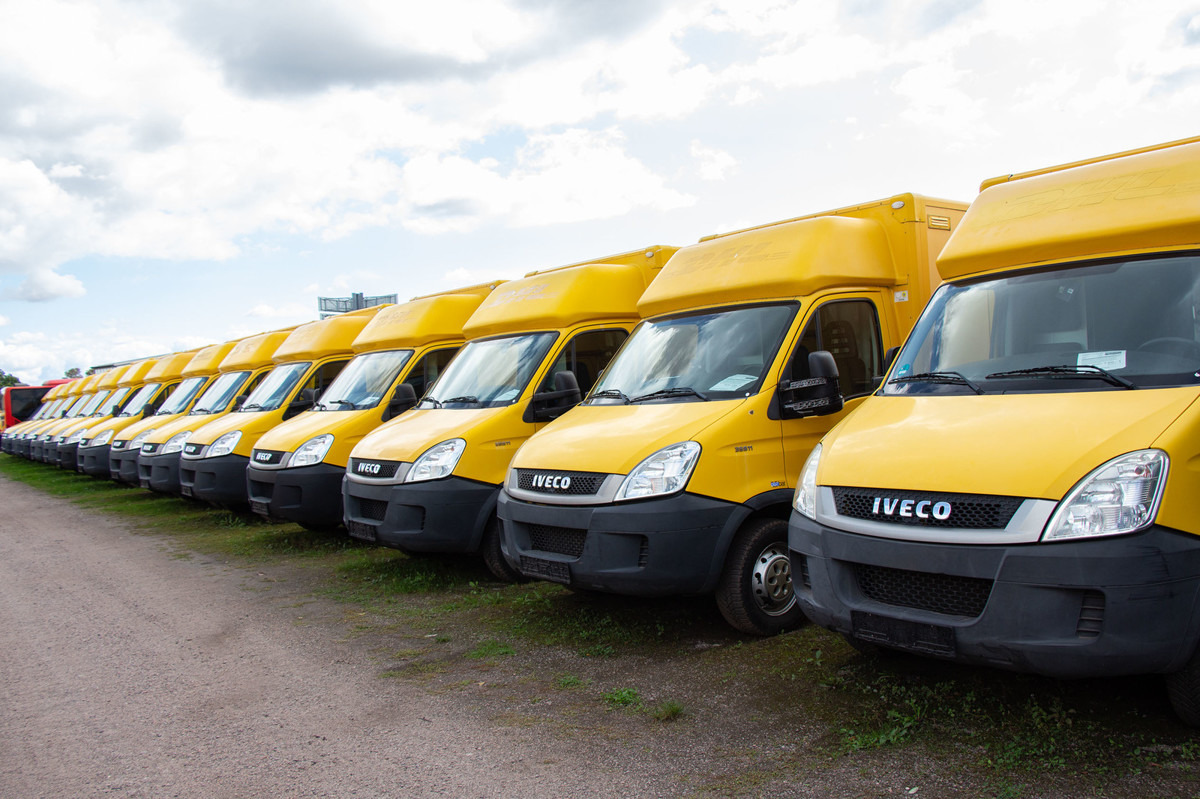 IVECO Daily 35 S11 C30C AUTOMATIK KAMERA MAXI Regale L - Dostavno vozilo z zabojnikom: slika 1 IVECO Daily 35 S11 C30C AUTOMATIK KAMERA MAXI Regale L - Dostavno vozilo z zabojnikom: slika 1