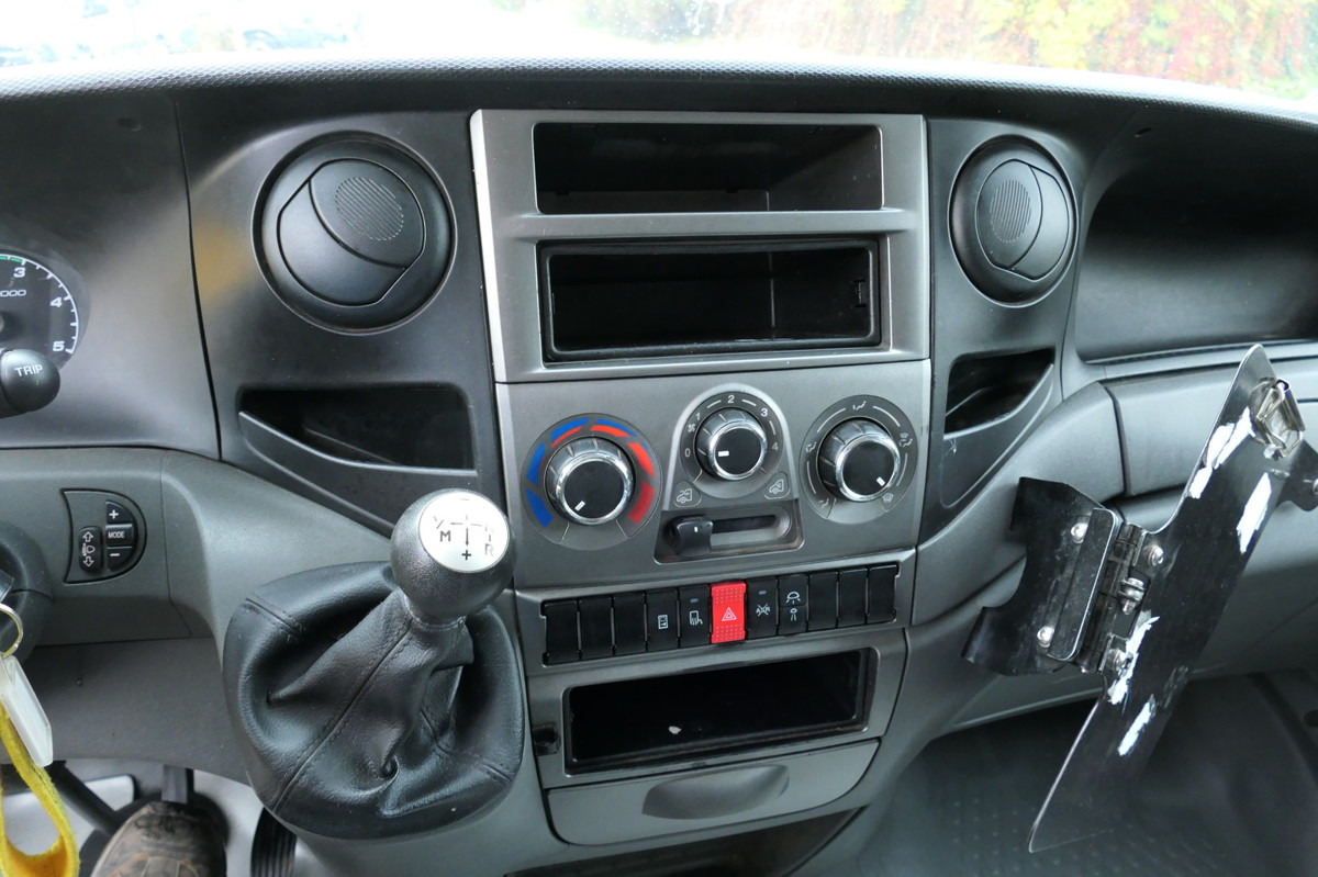 Dostavno vozilo z zabojnikom IVECO Daily 35 S11 C30C AUTOMATIK KAMERA Regale LUFT D: slika 10