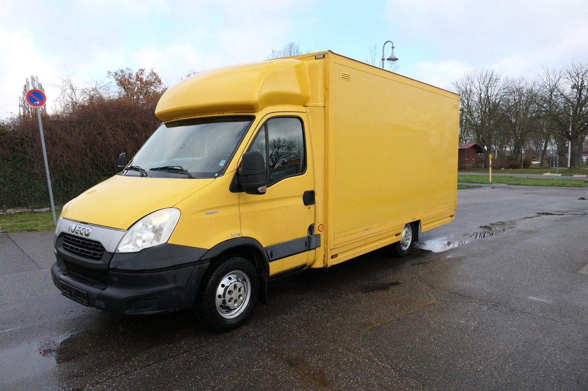 IVECO Daily 35 S11 C30C KURZ AUTOMATIK KAMERA Regale L - Dostavno vozilo z zabojnikom: slika 2 IVECO Daily 35 S11 C30C KURZ AUTOMATIK KAMERA Regale L - Dostavno vozilo z zabojnikom: slika 2