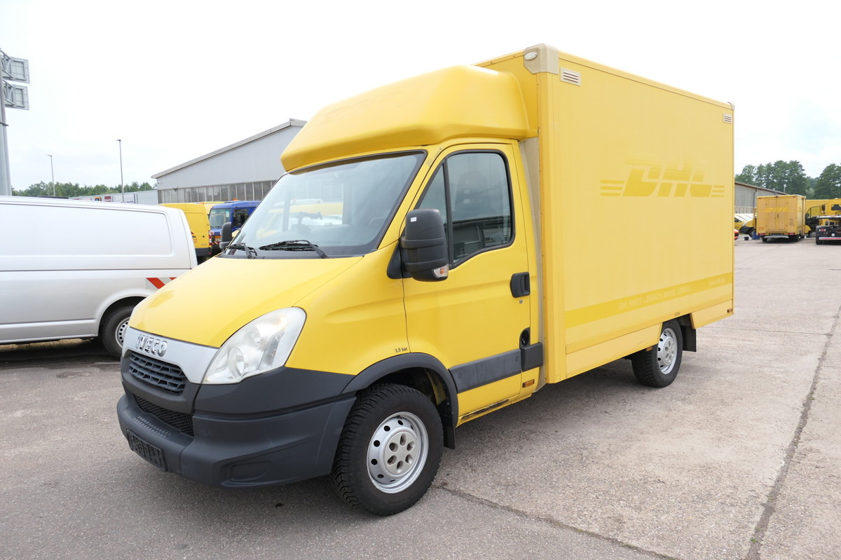 IVECO Daily 35 S11 C30C Kurz AUTOMATIK KAMERA Regale L - Dostavno vozilo z zabojnikom: slika 1 IVECO Daily 35 S11 C30C Kurz AUTOMATIK KAMERA Regale L - Dostavno vozilo z zabojnikom: slika 1