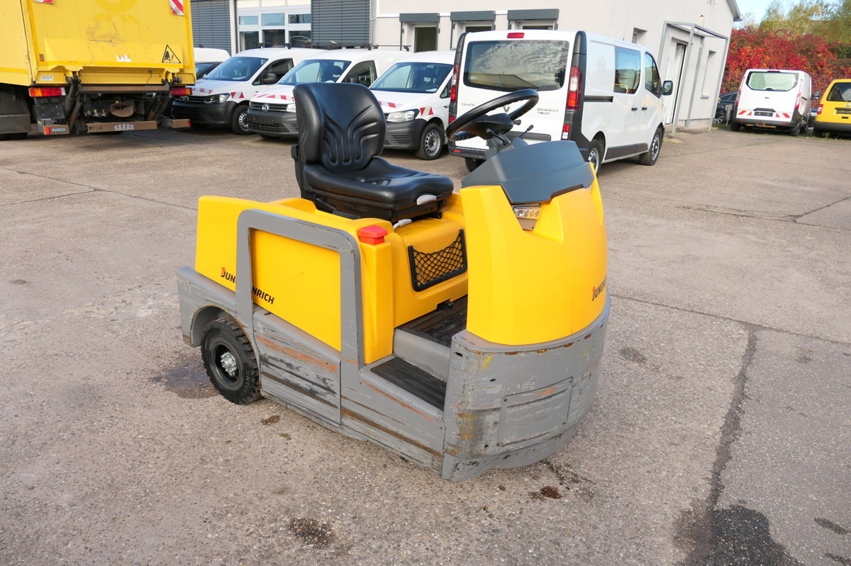 JUNGHEINRICH EZS 570 Schlepper - Vlečni traktor: slika 1 JUNGHEINRICH EZS 570 Schlepper - Vlečni traktor: slika 1