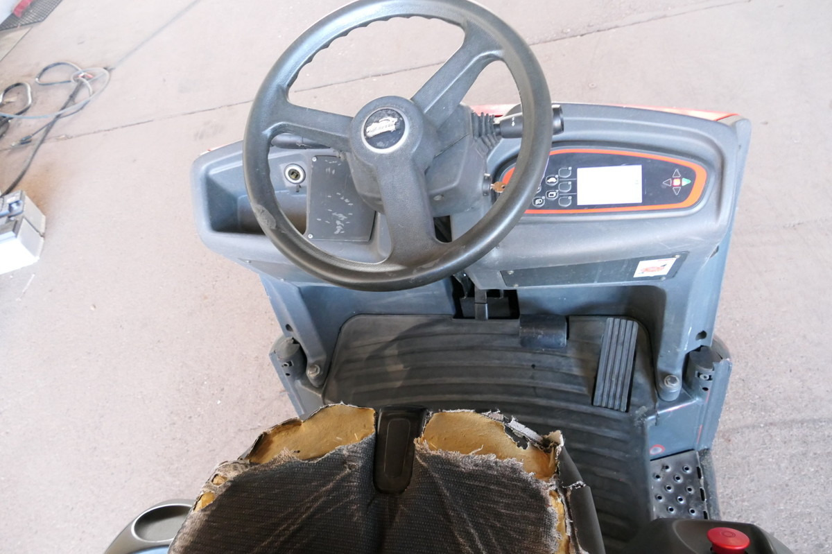 LINDE P 60 Z Schlepper Batterie 16/2019 3-Rad - Vlečni traktor: slika 5 LINDE P 60 Z Schlepper Batterie 16/2019 3-Rad - Vlečni traktor: slika 5