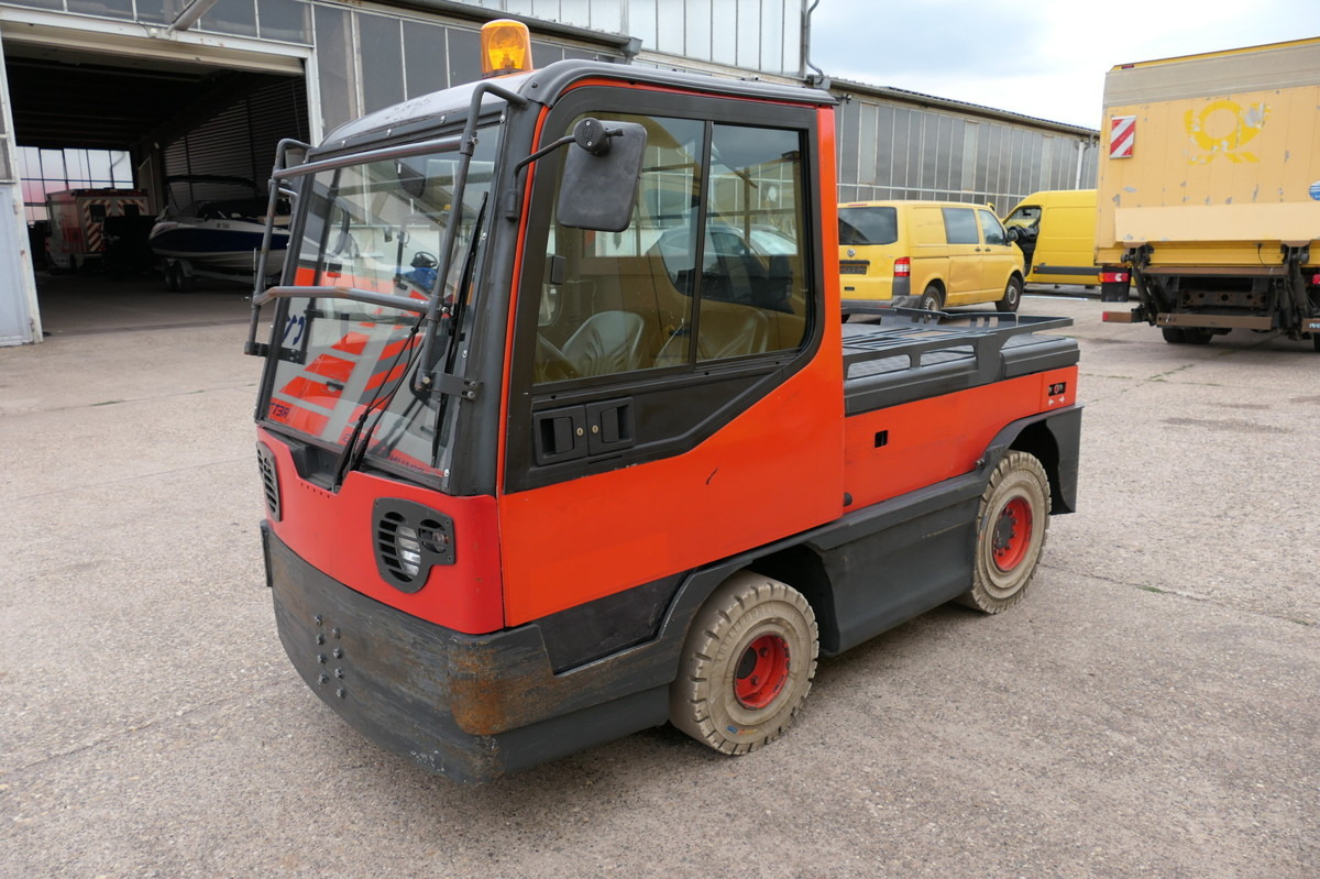 LINDE P250 Schlepper AHK Batterie 10/2022 Schiebetüren - Vlečni traktor: slika 1 LINDE P250 Schlepper AHK Batterie 10/2022 Schiebetüren - Vlečni traktor: slika 1