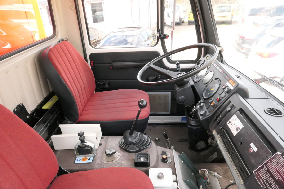 Gasilsko vozilo MERCEDES-BENZ 1019 AF Rüstwagen 4x4 TOP ZUSTAND: slika 14