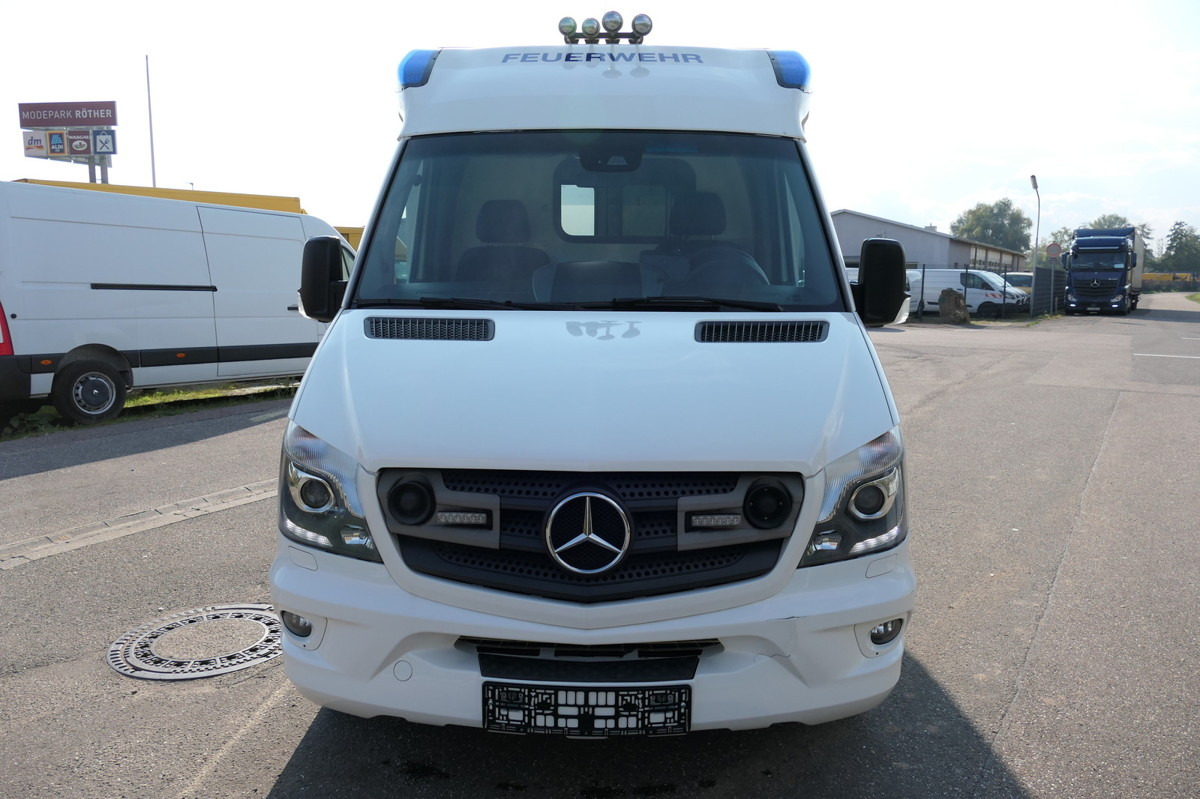 MERCEDES-BENZ 319 Sprinter 6-Zylinder Rettungswagen Strobel - Reševalno vozilo: slika 2 MERCEDES-BENZ 319 Sprinter 6-Zylinder Rettungswagen Strobel - Reševalno vozilo: slika 2