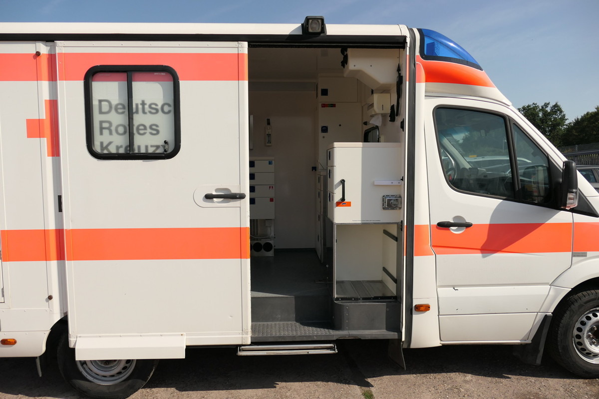 Reševalno vozilo MERCEDES-BENZ Sprinter 316 CDI KLIMA Krankenwagen: slika 7