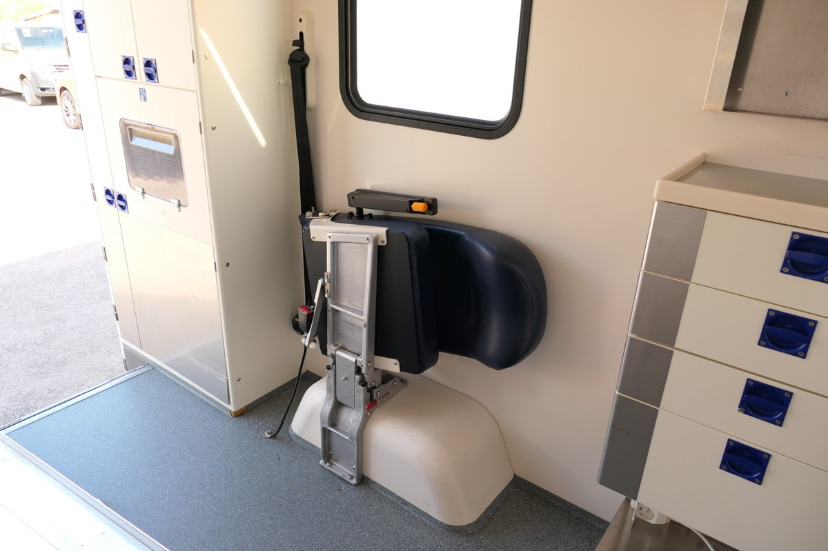 Reševalno vozilo MERCEDES-BENZ Sprinter 316 CDI KLIMA Krankenwagen: slika 13