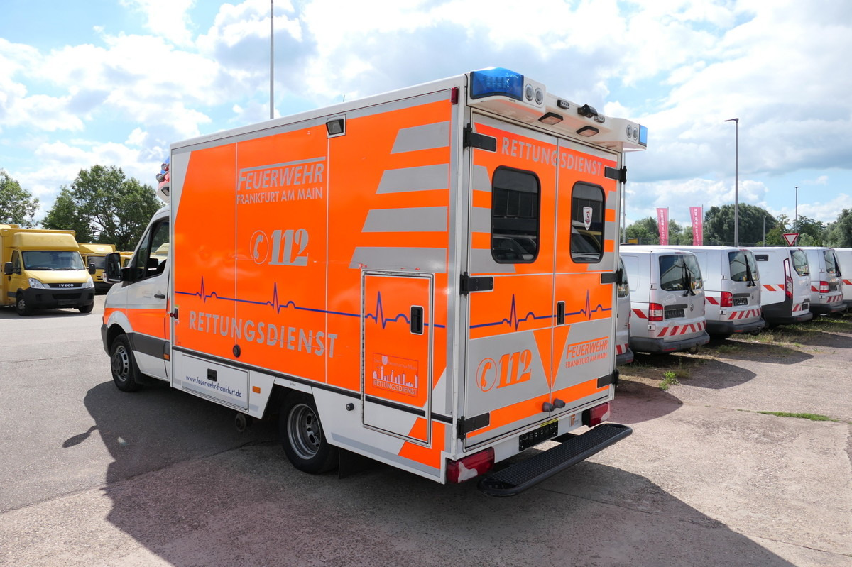 MERCEDES-BENZ Sprinter 519 CDI Klima Krankenwagen Fahrtec Aufb - Reševalno vozilo: slika 3 MERCEDES-BENZ Sprinter 519 CDI Klima Krankenwagen Fahrtec Aufb - Reševalno vozilo: slika 3